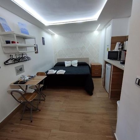 Casa Nina- Camera Ischia Apartment Naples Luaran gambar