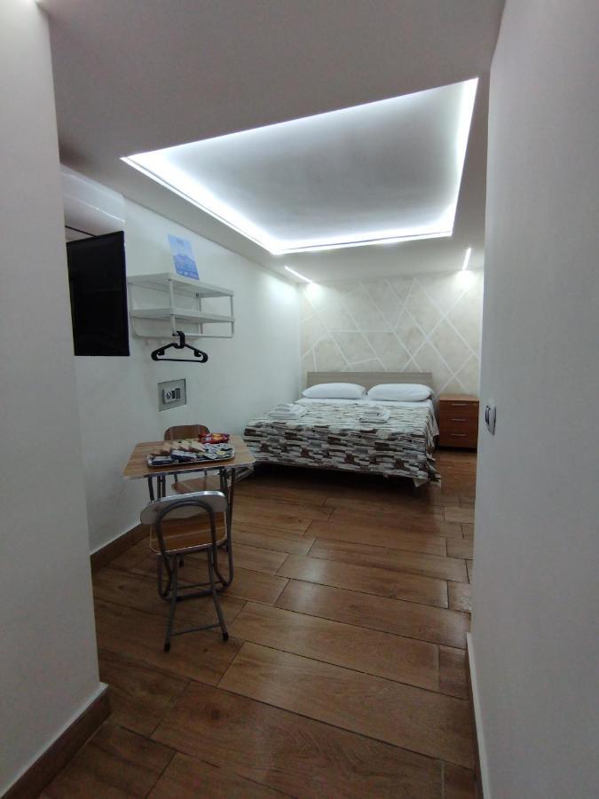 Casa Nina- Camera Ischia Apartment Naples Luaran gambar